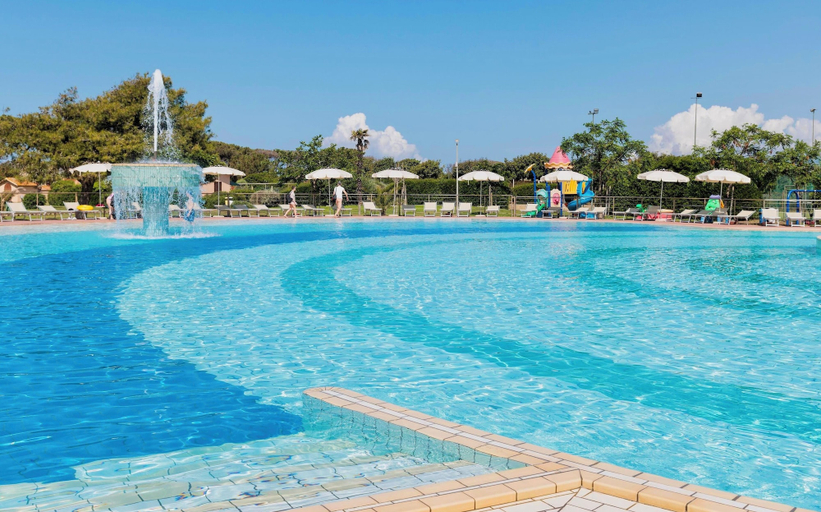 Sport & Beauty 5, Village with pool in Montalto Marina, Viterbo