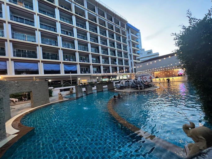 Swimming Pool 11