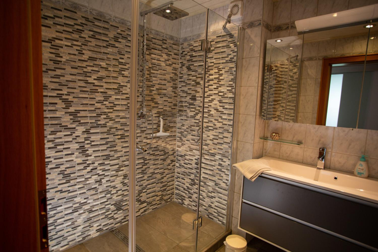 Bathroom 3, Haus Thanner - Chiemgau Karte, Traunstein