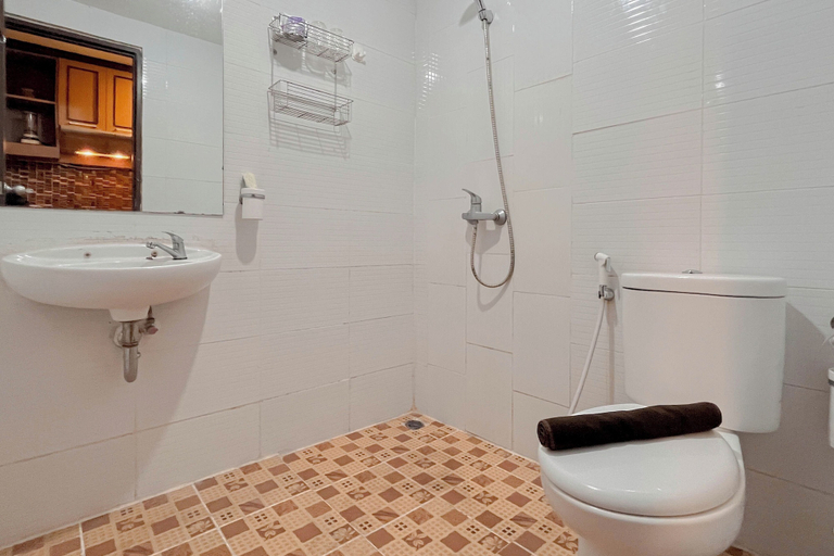Bathroom 3, The Signature Suite 2BR at Royal Makassar Apartment, Makassar