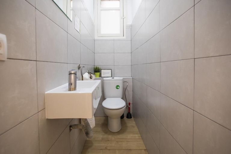 Bathroom 3, 23PAR1007 Comfortable apartment in Paralel, Barcelona