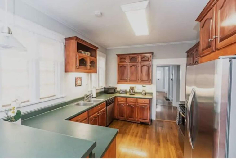 Others 5, Trendy Lakeview Craftsman, Jefferson