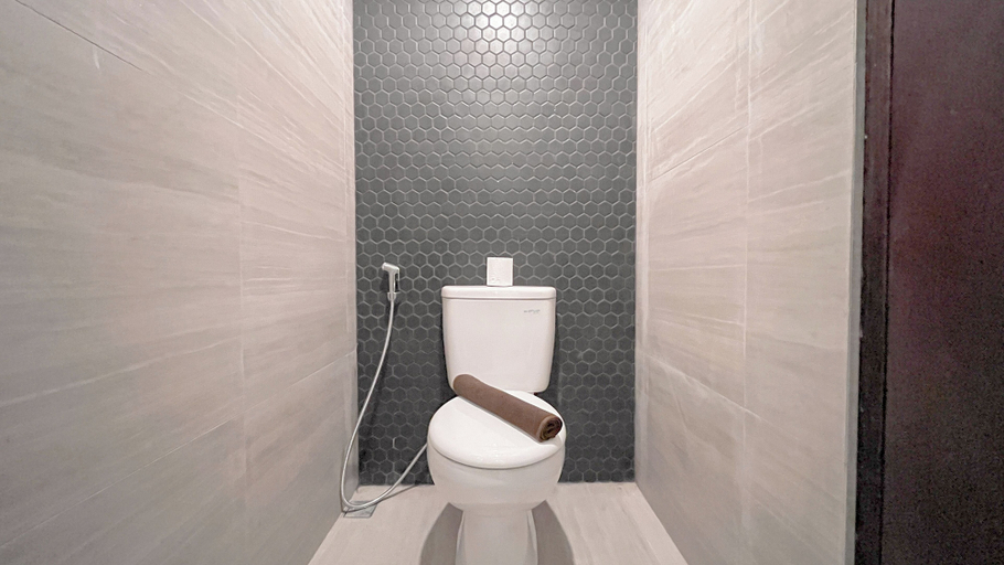 Bathroom 4, Apartment Studio at Skales Residence Near Tanjung Benoa Bali, Badung
