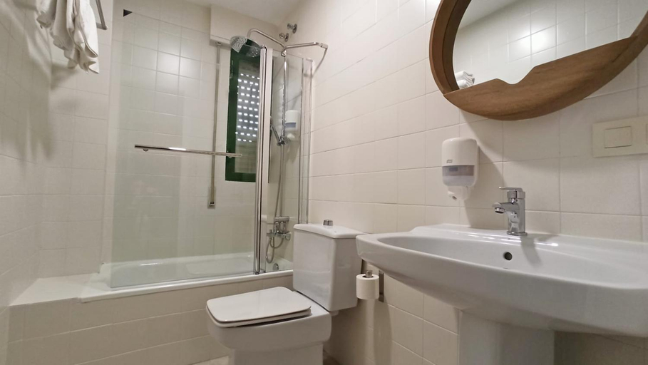 Bathroom 3, HOTEL RST. PADORNELO, Zamora