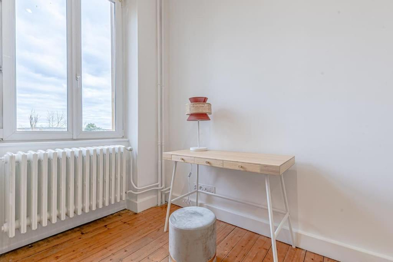 Others 4, Plumeria - Grand Appartement 75m2 - Au calme - Proche Gare, Nouvelle Ville - Parking Public Gratuit , Moselle