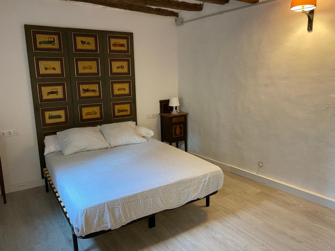 Others 3, Cal Mestre- Olot, Girona