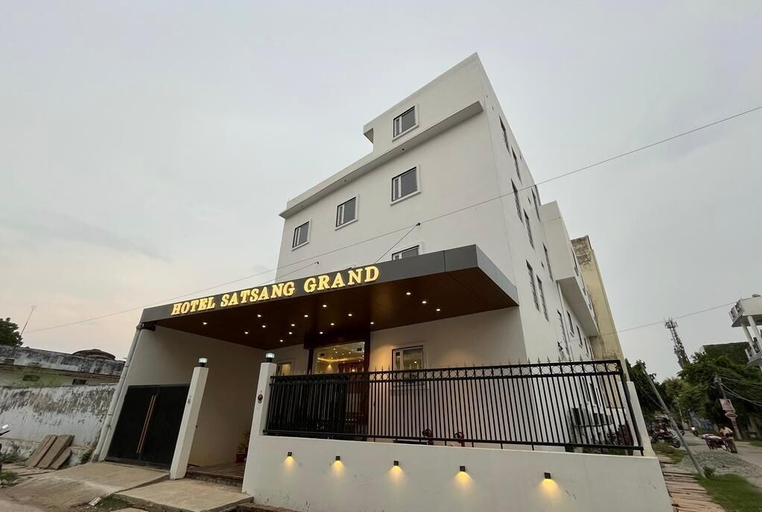 Exterior & Views 2, Hotel Satsang Grand, Varanasi