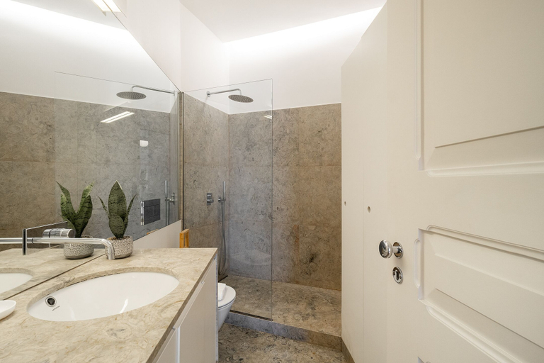 Bathroom 4, Classic Beauty & Modern Retreat In Príncipe Real, Lisbon