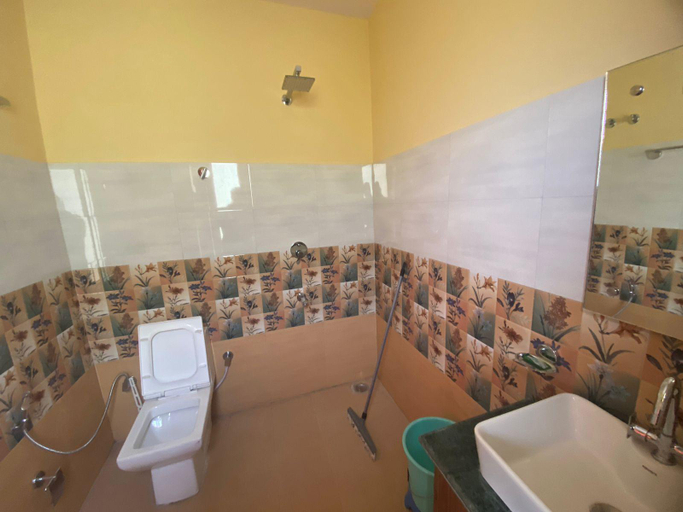 Bathroom 3, Lungdho Residency, Leh