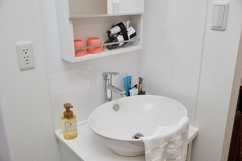 Bathroom 22
