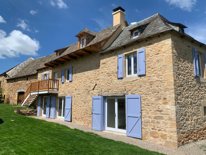 Exterior view 4, La Combe aux Fees, Aveyron