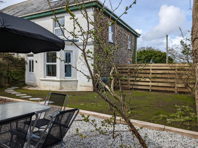 Exterior & Views 2, Delightful Family Getaway Cornwall, Cornwall