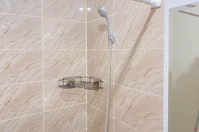 Bathroom 4, Cozy Studio Living Transpark Juanda Bekasi Timur Apartment, Bekasi