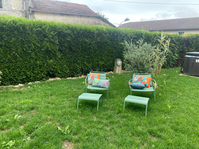 Others 2, LE CHATEAU DE MONTHUREUX LE SEC, Vosges