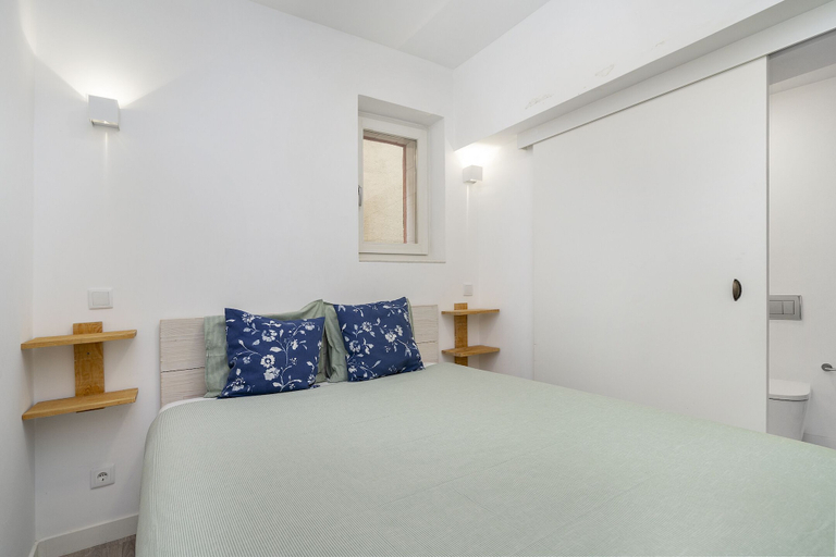 Bedroom 3, Bairro Alto 2-Bed Central Location Fully Equipped, Lisbon