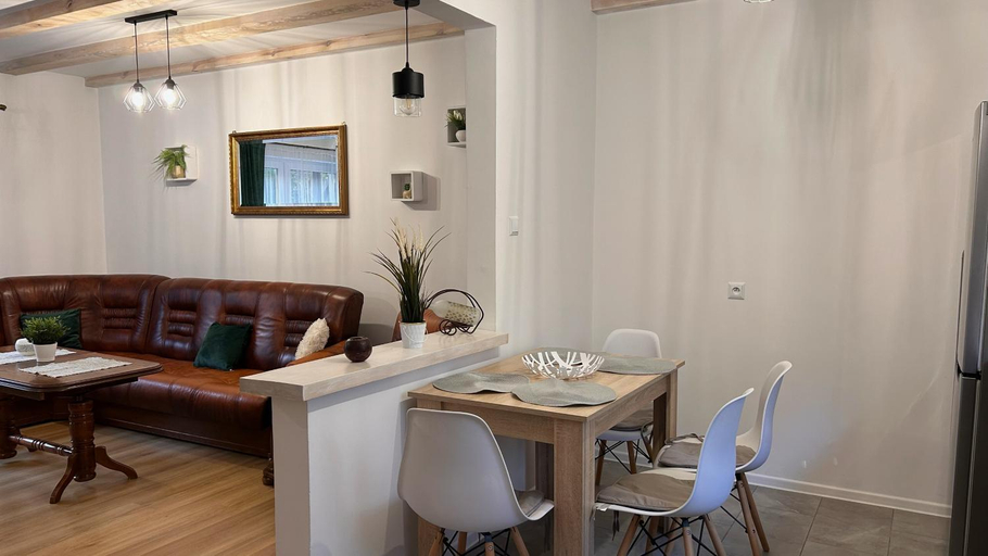 Others 4, Apartament Zacisze, Puck