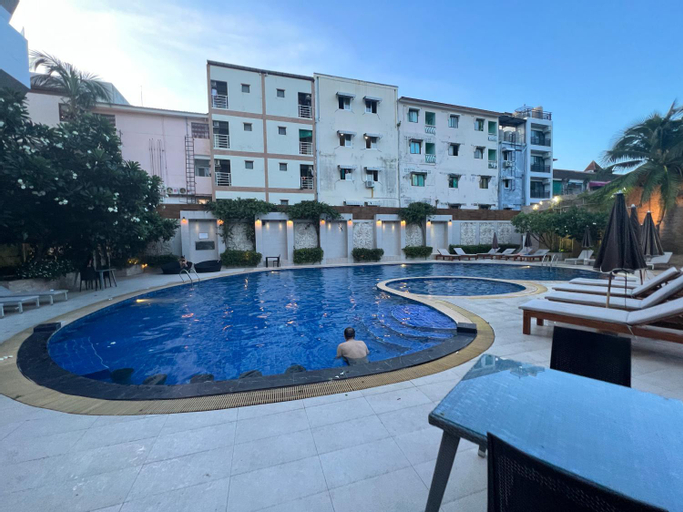 Swimming Pool 4