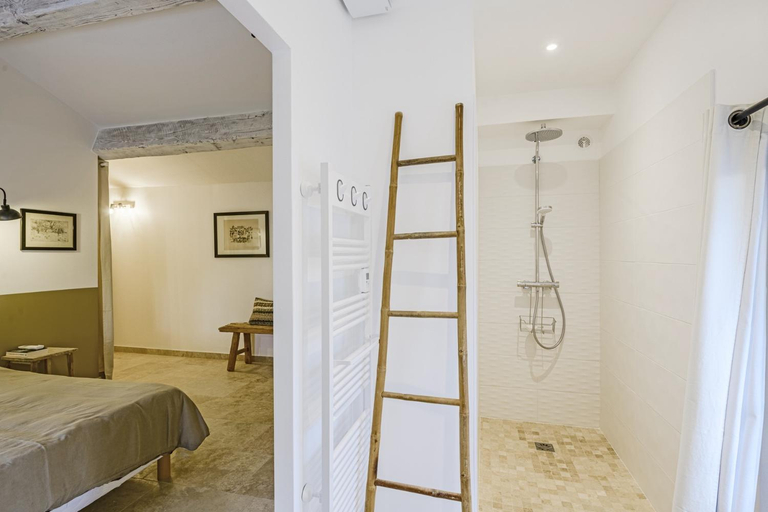 Bathroom 4, La Petite Maussanaise, Bouches-du-Rhône