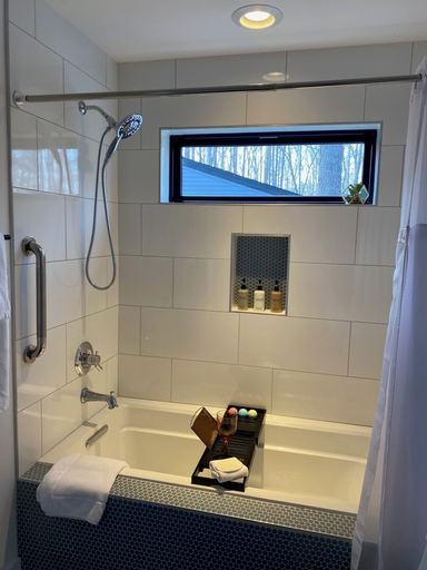 Bathroom 3, DWELL477, Jackson