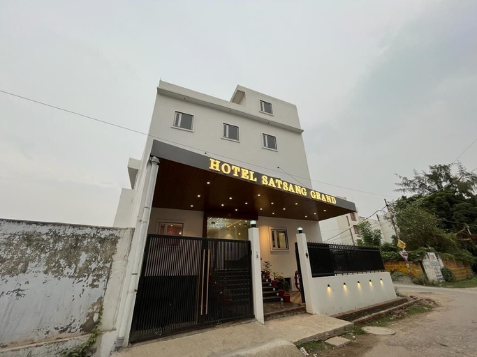 Exterior & Views 2, Hotel Satsang Grand, Varanasi