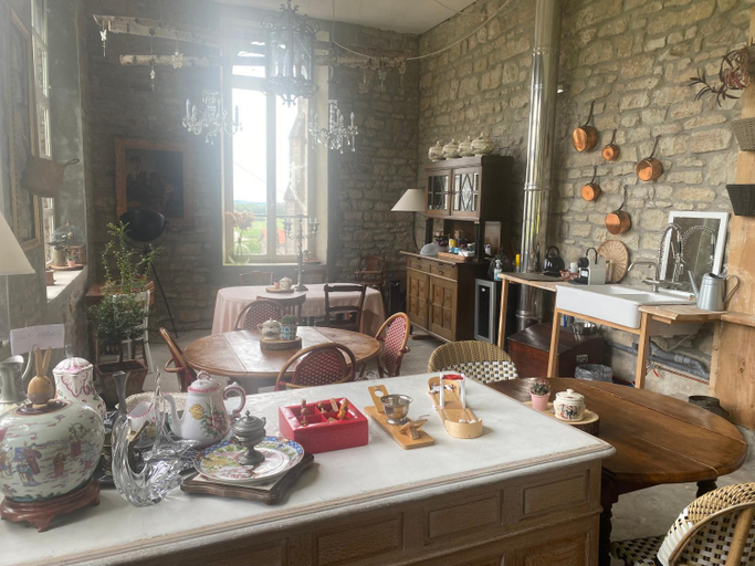 Food & Drinks 5, LE CHATEAU DE MONTHUREUX LE SEC, Vosges