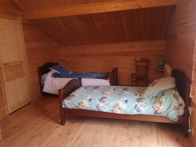 Bedroom 2, Chalet spacieux pres de Gerardmer avec terrasse, verger et activites montagne - FR-1-589-121, Vosges