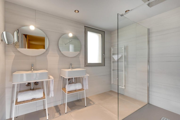 Bathroom 5, Teritoria - Hotel Chateau Fage - Saint-Emilion, Gironde