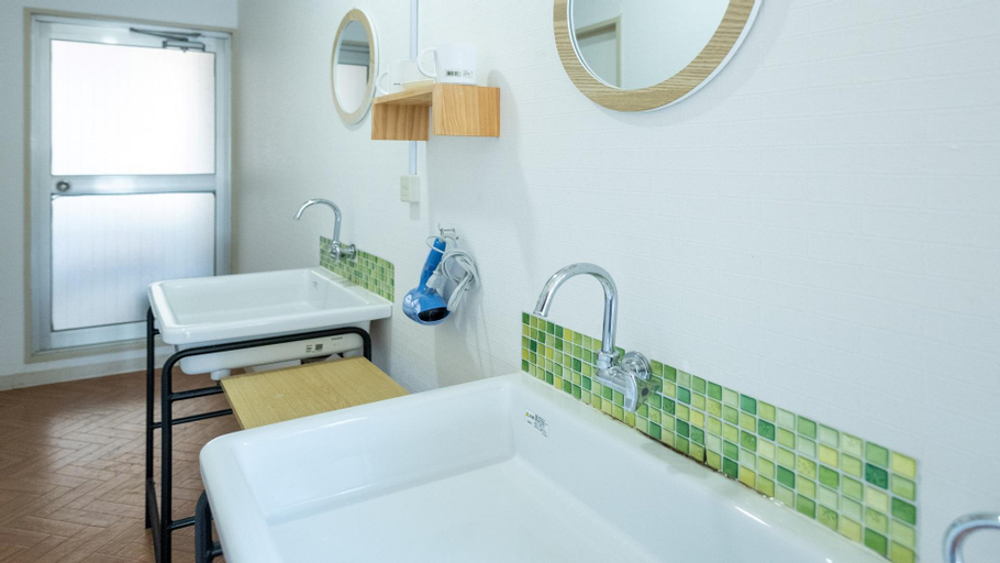 Bathroom 4