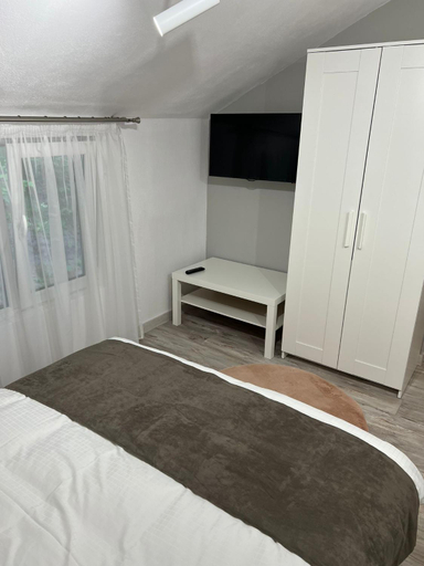 Others 4, Cabana B2 langa strandul Banffy, Toplita