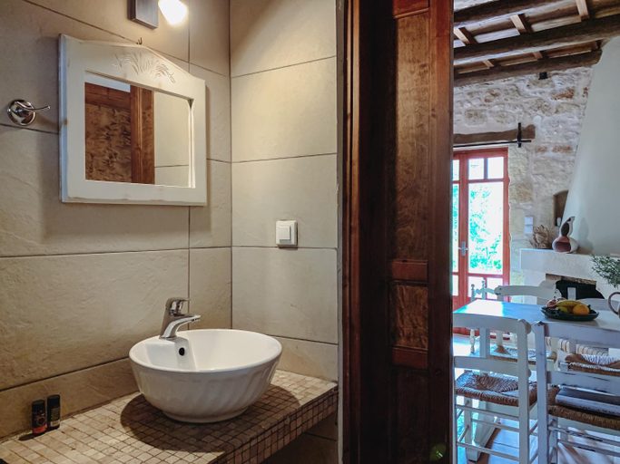 Bathroom 3, Fabrica, Crete