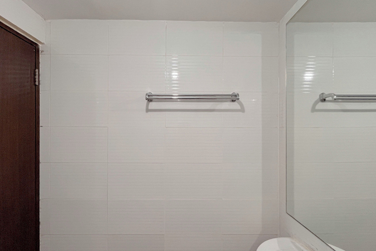 Bathroom 5, The Signature Suite 2BR at Royal Makassar Apartment, Makassar