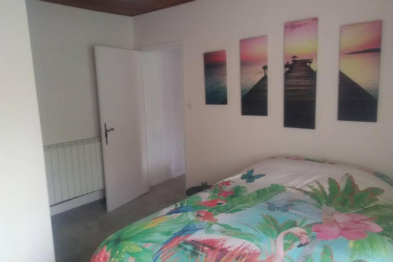 Bedroom 1, Bas de villa, Ardèche