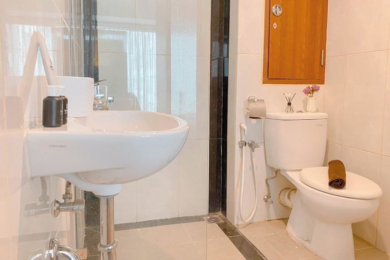 Bathroom 3, Homey and Restful Studio Grand Kamala Lagoon Apartment, Bekasi