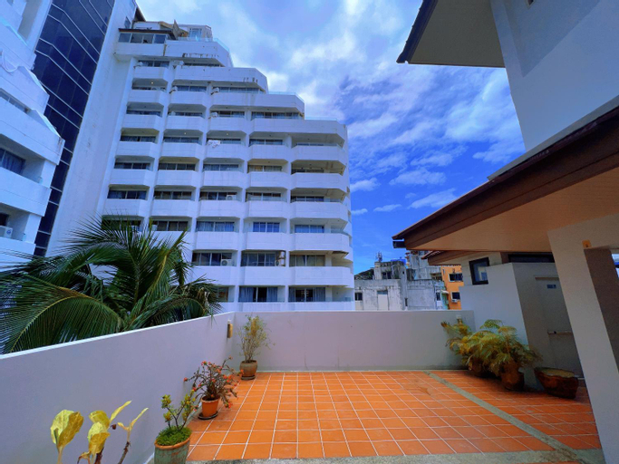 Exterior 9