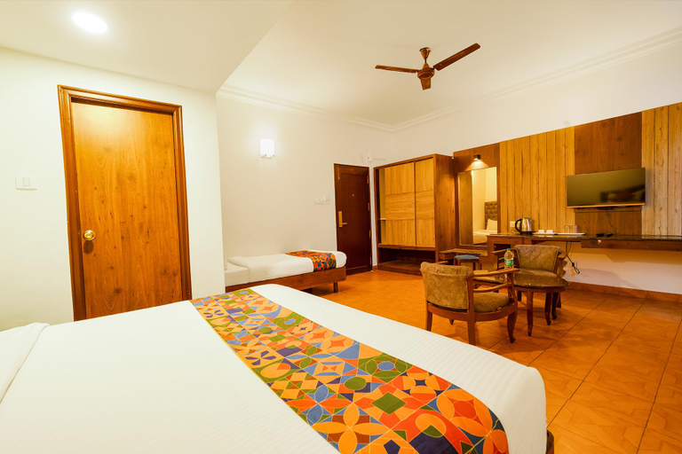 Bedroom 3, FabHotel Royale Basant Residency - Gandhinagar, Bangalore