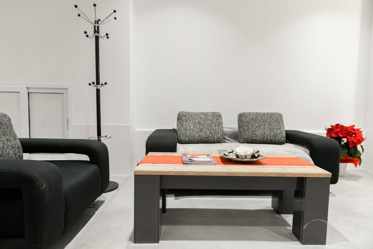 Others 4, Privilege Suite Pieta