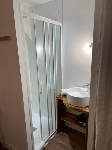 Bathroom, LE POULORIO LOFT Studio RDC ByLocly, Morbihan