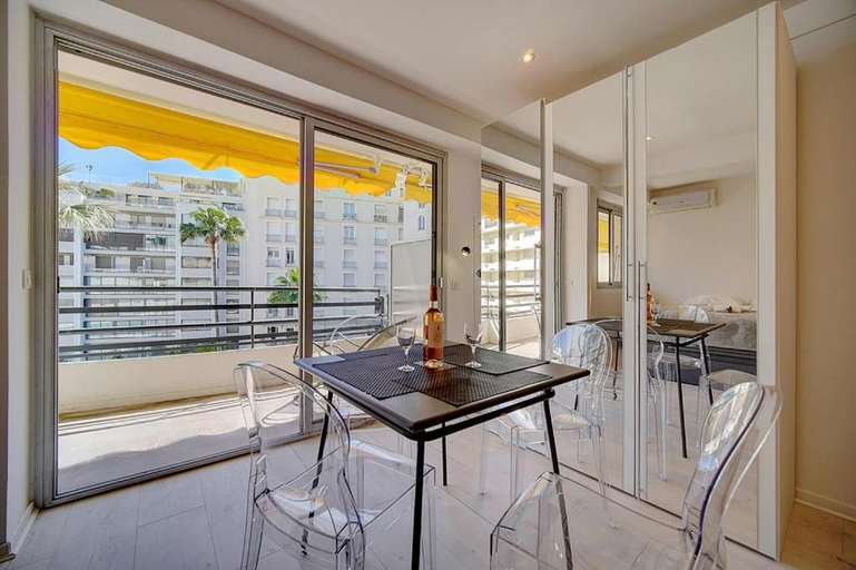 Others 5, STUDIO MODERNE LUMINEUX PROCHE CROISETTE A0B132, Alpes-Maritimes