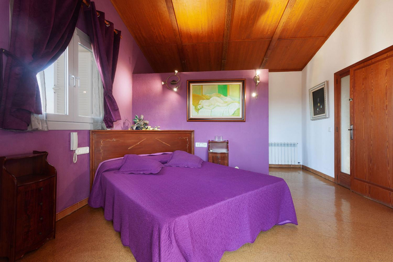 Others 3, Villa Lirica, Baleares