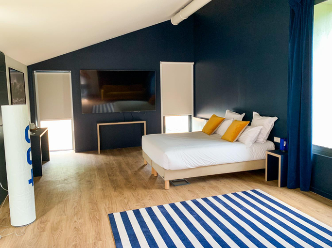 Others 5, Hotel de La Marine, Morbihan