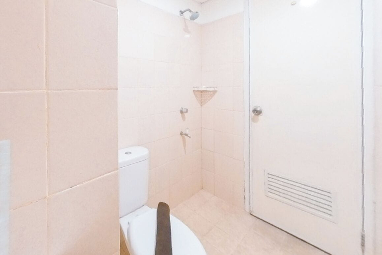 Bathroom 5, Good and Homey 2BR Apartment Serpong Greenview, Tangerang Selatan