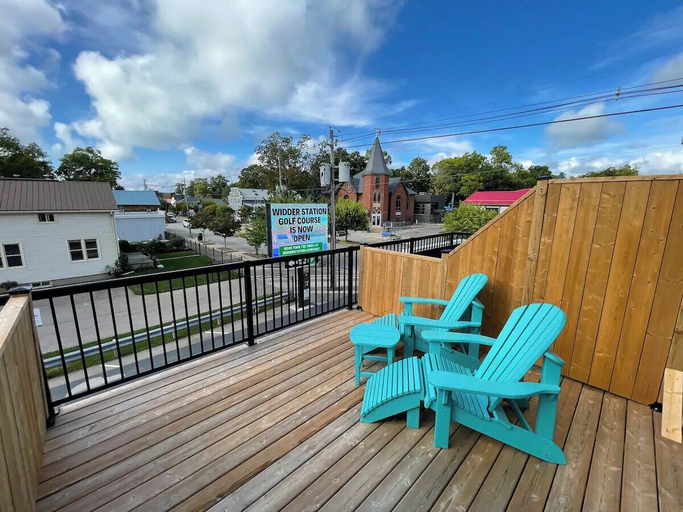 Others 4, Coastal Suites, Lake Hurron