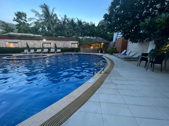 Swimming Pool 12