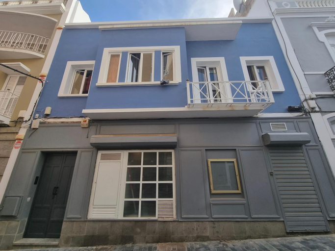 Others 5, Compass House, Las Palmas