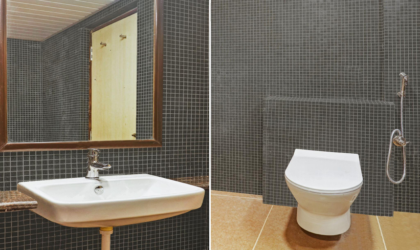 Bathroom 3, Treebo Premium Seven Lake View, Hyderabad