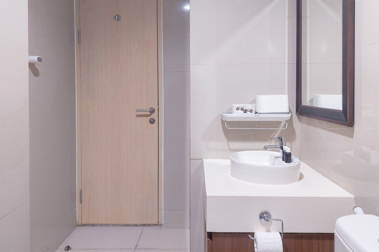 Bathroom 3, Homey 1BR at Tree Park City BSD Apartment, Tangerang Selatan