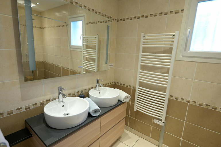 Bathroom 3, Chambres au grand calme dans maison, Isère