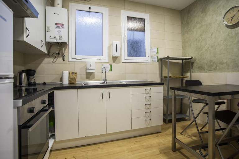 Others 5, 23PAR1007 Comfortable apartment in Paralel, Barcelona