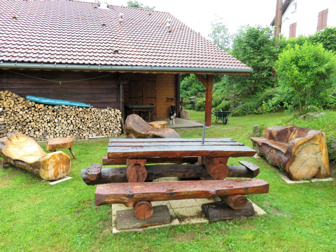 Exterior & Views 1, Chalet spacieux pres de Gerardmer avec terrasse, verger et activites montagne - FR-1-589-121, Vosges