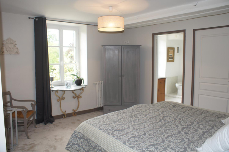 Bedroom 2, Le Moulin 1826, Yvelines
